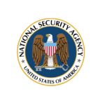 Marian Rejewski w NSA/CSS Cryptologic Hall of Honor Pieczęć NSA: bielik amerykański z tarczą w barwach USA na piersi, trzymający w szponach klucz, otoczony napisem National Security Agency United States of America.